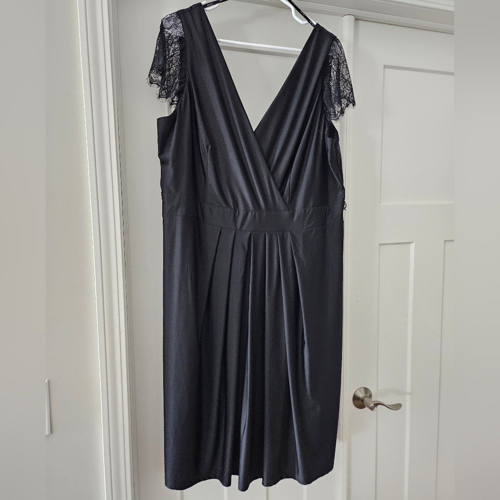 Elegant City Chic Black Drape Midi Dress with Eyelash Lace Sleeves